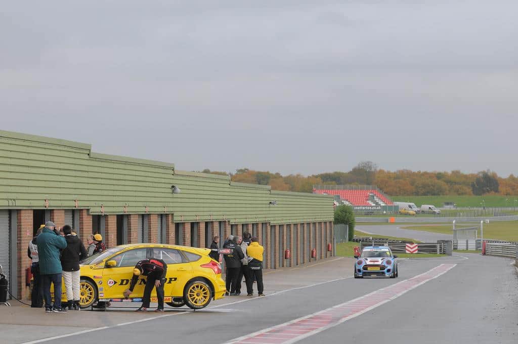 a nice quiet day at snetterton