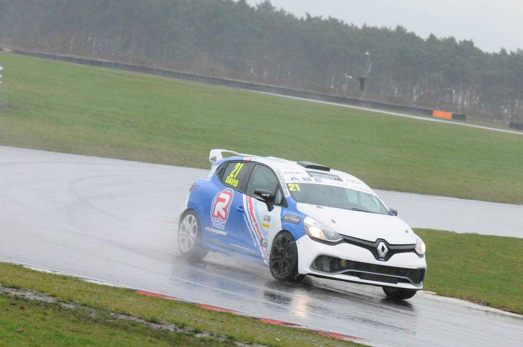 Track Test: Renault Clio Cup (Gen 4) at Snetterton 300