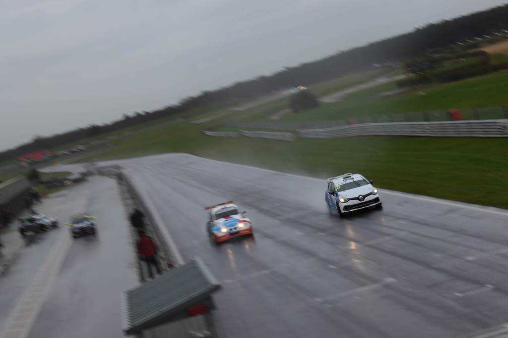 Overtaking a FunCup Car